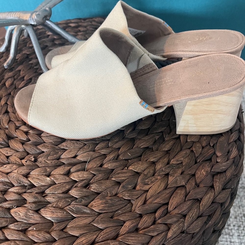 TOMS Women's Cream Slide Sandals with wood heel